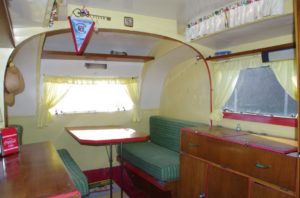 intérieur-grande-dinette