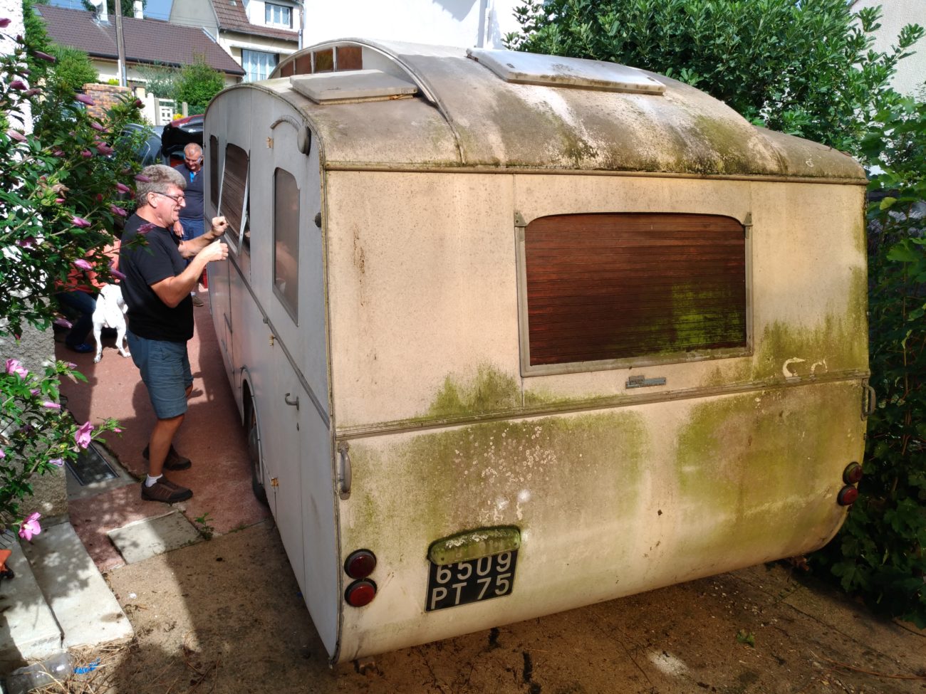 C.I.J. Notin caravane avec pavillon transparent